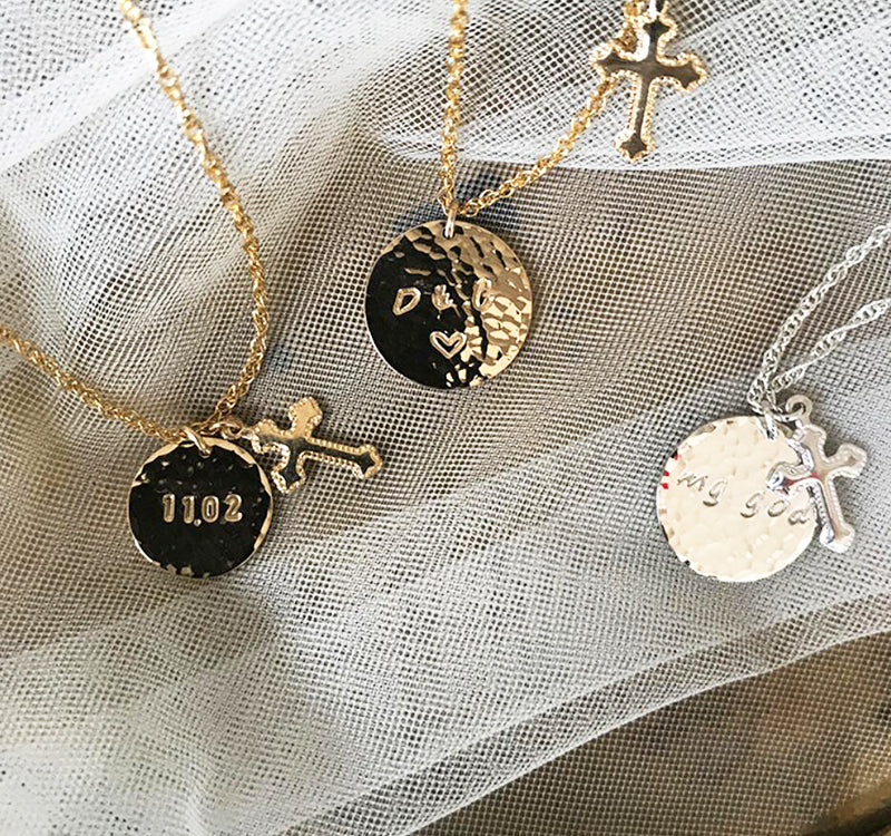  Customized Monogram Pendant Necklace, Personalized Engraved  Jewelry Initial Circle Charm Necklace, Bridesmaid Gifts, Best Friend,  Sister Necklace, Silver Gold or Rose Gold : Handmade Products
